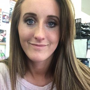 Meet your Posher, Anessa